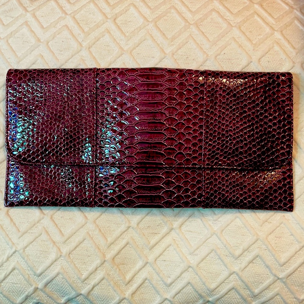 Animal print magnetic clutch